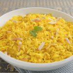 طريقة عمل أرز بالدجاج والكاري والبصل