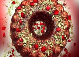 طريقة عمل الكيك الناشف بالفواكة المجففة والبهارات