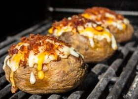 طريقة عمل بطاطس مشويه في الفرن