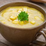 طريقة عمل شوربة الذرة بالحليب والدقيق
