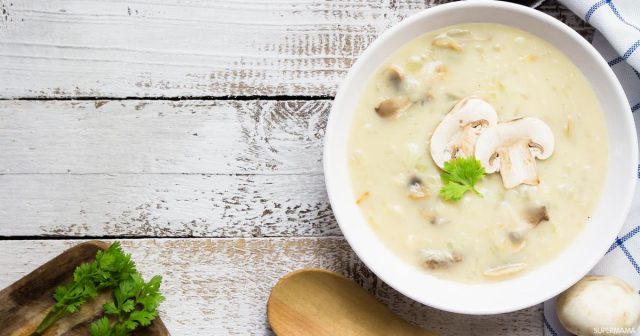 طريقة عمل شوربة الدجاج بلسان العصفور والكريمة