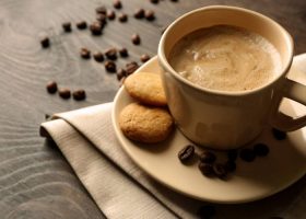 طريقة عمل القهوة بالحليب