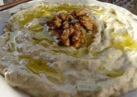 طريقة عمل متبل الكوسا بالزبادي