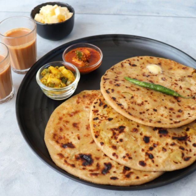 طريقة عمل خبز البراتا الهندي بالبطاطس