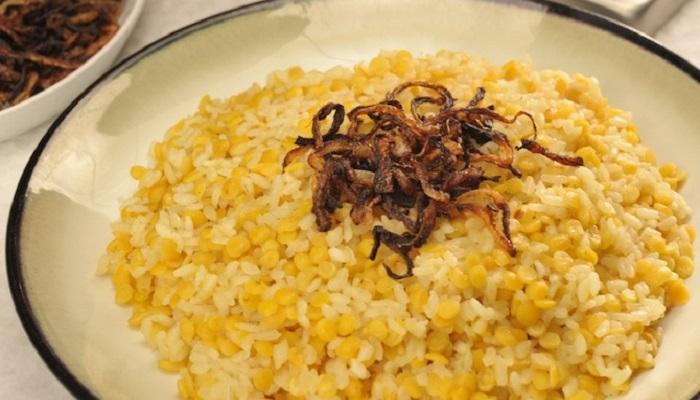 طريقة عمل أرز بالعدس الأصفر للنباتيين