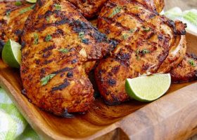 طريقة عمل دجاج مشوي بتتبيلة الليمون والأعشاب للرجيم