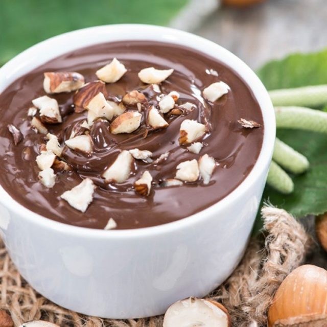 طريقة عمل موس النوتيلا بمكونين فقط