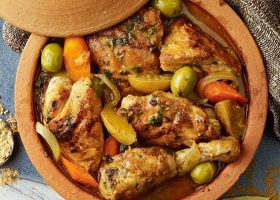 طريقة عمل صينية دجاج بالزيتون والليمون المخلل