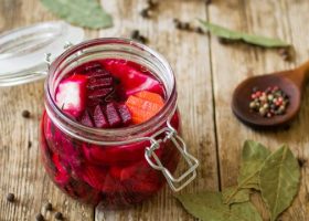 طريقة عمل الطرشي الاحمر