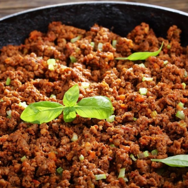 طريقة عمل حمسة اللحم المفروم بالطماطم