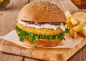 طريقة عمل برجر السمك مع صلصة الترتار