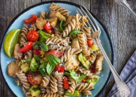 طريقة عمل سلطة المكرونة بصوص البرتقال