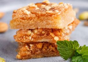 طريقة عمل البسبوسة المكرملة