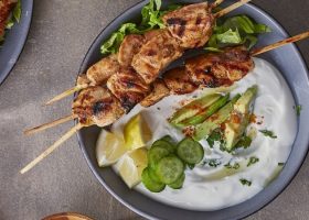 طريقة عمل دجاج مشوي بالثوم والأعشاب