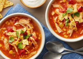 طريقة عمل شوربة التورتيلا