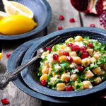 طريقة عمل سلطة الحمص بالرمان