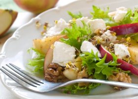 طريقة عمل سلطة البطاطس والتفاح