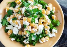 طريقة عمل سلطة السبانخ مع جبن الفيتا