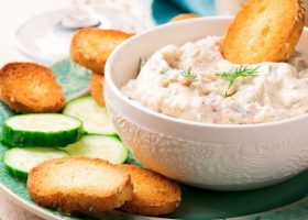 طريقة عمل تغمسية الجبن بالأعشاب