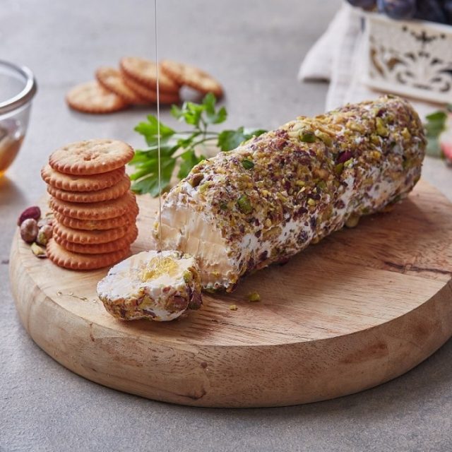 طريقة عمل جبن بالأعشاب والفستق