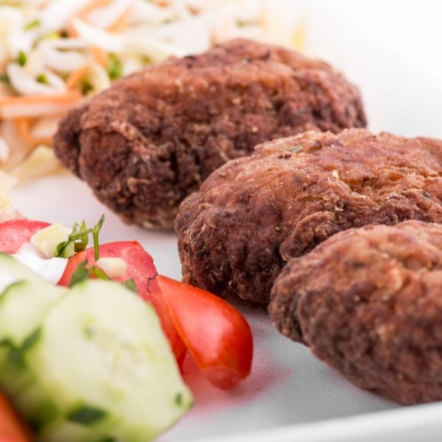 طريقة عمل كرات البرغر بالجبن