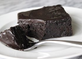 طريقة عمل كيكة الشوكولاتة الباردة