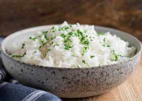 طريقة عمل الأرز الأبيض بدون زيت للرجيم