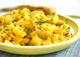 طريقة عمل مفركة بيض وبطاطا