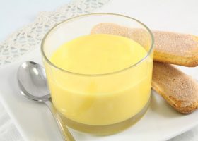 طريقة عمل مشروب كاسترد ساخن