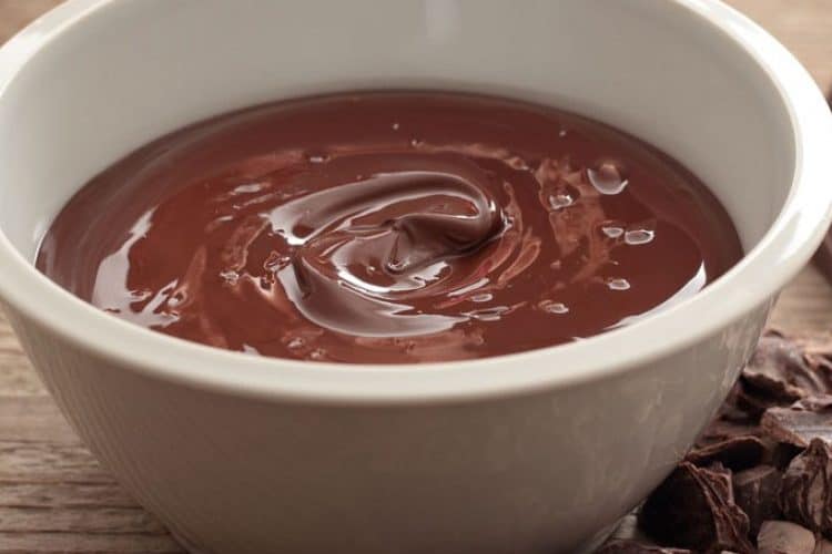 طريقة عمل صوص الشوكولاتة بعشر دقائق