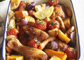 طريقة عمل صينية دجاج بالخضار بالفرن