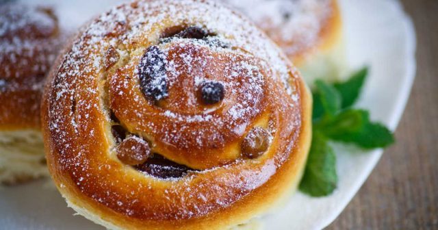 طريقة عمل سينابون القرفة بالزبيب