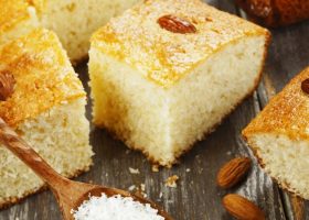 طريقة عمل بسبوسة بالزبادي والجوز