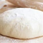 طريقة عمل عجينة البيتزا بالبيض