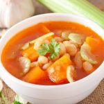 طريقة عمل شوربة القرع والفاصوليا البيضاء