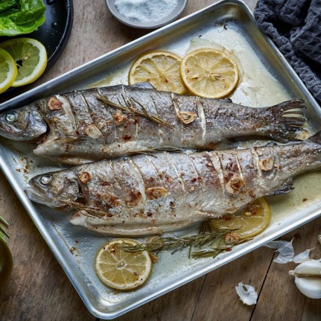 طريقة عمل سمك مشوي بالليمون للرجيم