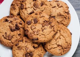 طريقة عمل كوكيز بخليط الكيك بدون بيض