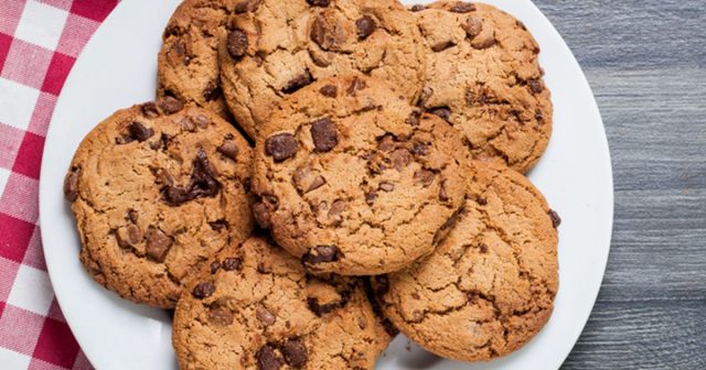 طريقة عمل كوكيز بخليط الكيك بدون بيض