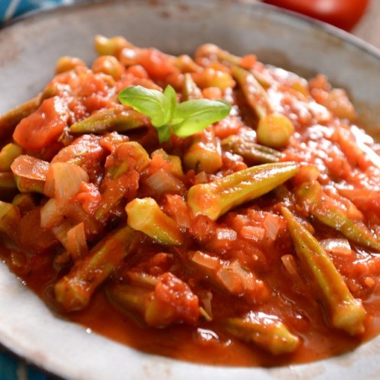 طريقة عمل بامية باللحم والطماطم