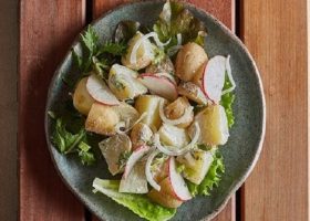 طريقة عمل سلطة البطاطس والمايونيز