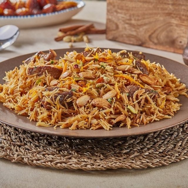 طريقة عمل الشعيرية باللحم والمكسرات