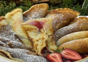 طريقة عمل قطايف التوت