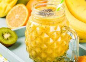 طريقة عمل عصير الكيوي بالمانجو والأناناس