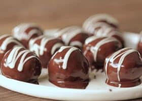 طريقة عمل كرات الاوريو بالشوكولاتة