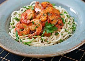 طريقة عمل مكرونة مع الروبيان المحمر