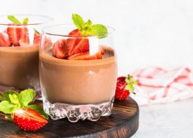 طريقة عمل كاسترد بالشوكولاتة والبسكويت