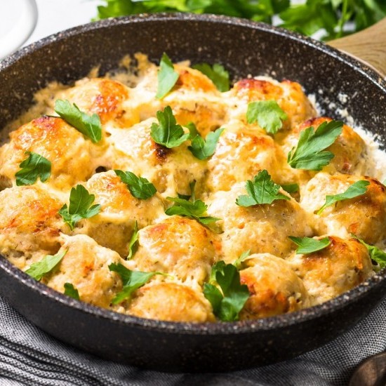 طريقة عمل كرات الدجاج بالكريمة والجبن