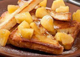 طريقة عمل فرينش توست بالتفاح المكرمل