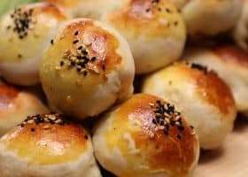 طريقة عمل كرات البيتزا