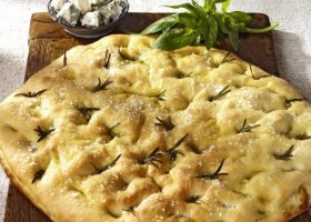 طريقة عمل خبز الفوكاشيا بالجبن